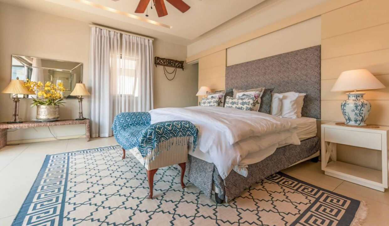 penthouse_bedroom_LR